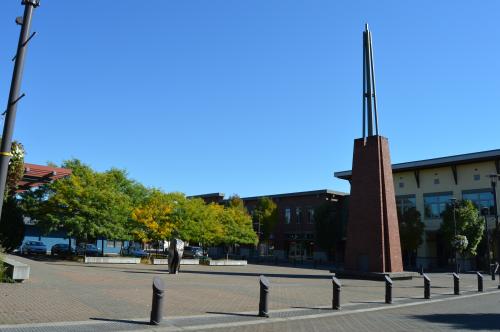 Tall sculpture in courtyard